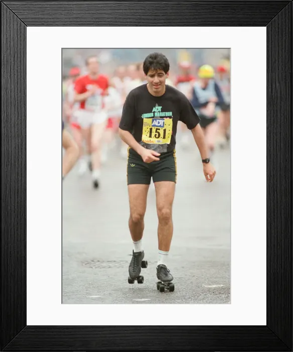 Framed Print : The London Marathon - 1990 Runners pass through and around the Tower Bridge area Framed Print : The London Marathon - 1990 Runners pass through and around the Tower Bridge area