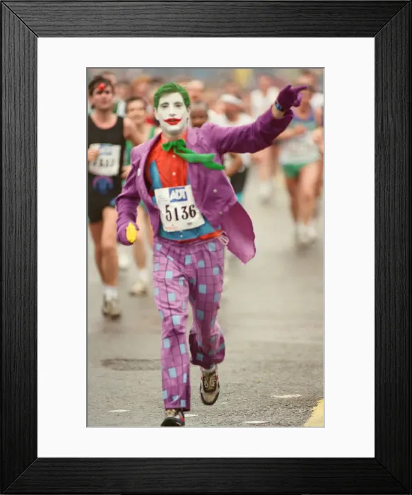 Framed Print : The London Marathon - 1990 Runners pass through and around the Tower Bridge area Framed Print : The London Marathon - 1990 Runners pass through and around the Tower Bridge area