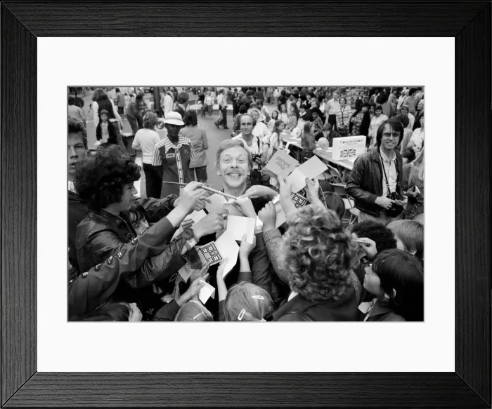 Framed Print : The Oxford Street Association staged a party for over 5000 children ahead of the Royal Framed Print : The Oxford Street Association staged a party for over 5000 children ahead of the Royal