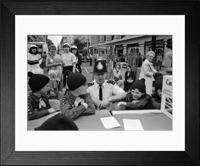 Framed Print : The Oxford Street Association staged a party for over 5000 children ahead of the Royal Framed Print : The Oxford Street Association staged a party for over 5000 children ahead of the Royal