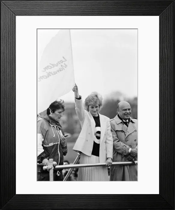 Framed Print : HRH Princess Diana, The Princess of Wales, launches the start of the 1988 London Framed Print : HRH Princess Diana, The Princess of Wales, launches the start of the 1988 London