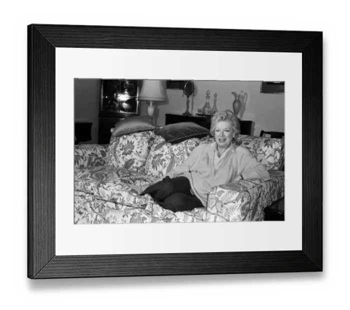 Framed Print : Actress June Whitfield pictured at home. 27th August 1987 Framed Print : Actress June Whitfield pictured at home. 27th August 1987