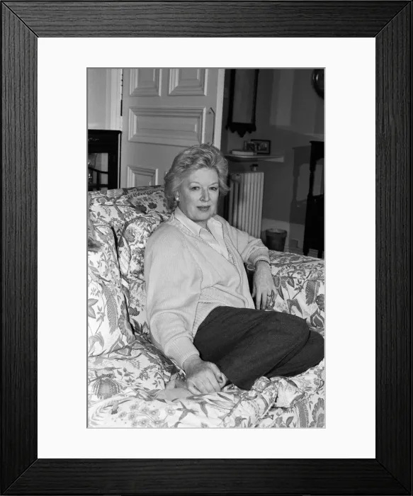 Framed Print : Actress June Whitfield pictured at home. 27th August 1987 Framed Print : Actress June Whitfield pictured at home. 27th August 1987