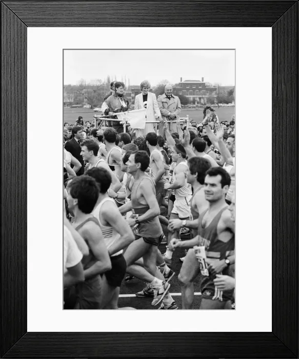 Framed Print : HRH Princess Diana, The Princess of Wales, launches the start of the 1988 London Framed Print : HRH Princess Diana, The Princess of Wales, launches the start of the 1988 London