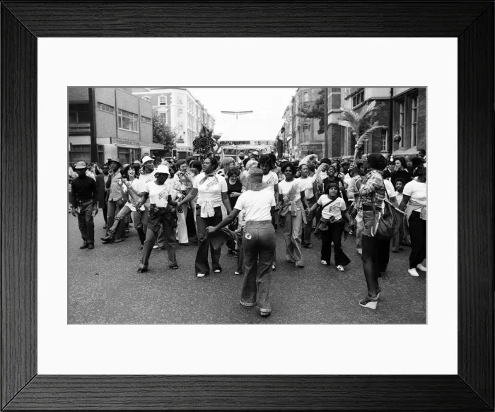 Framed Print : Atmosphere at the Notting Hill Carnival. 29th August 1976 Framed Print : Atmosphere at the Notting Hill Carnival. 29th August 1976