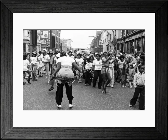 Framed Print : Atmosphere at the Notting Hill Carnival. 29th August 1976 Framed Print : Atmosphere at the Notting Hill Carnival. 29th August 1976