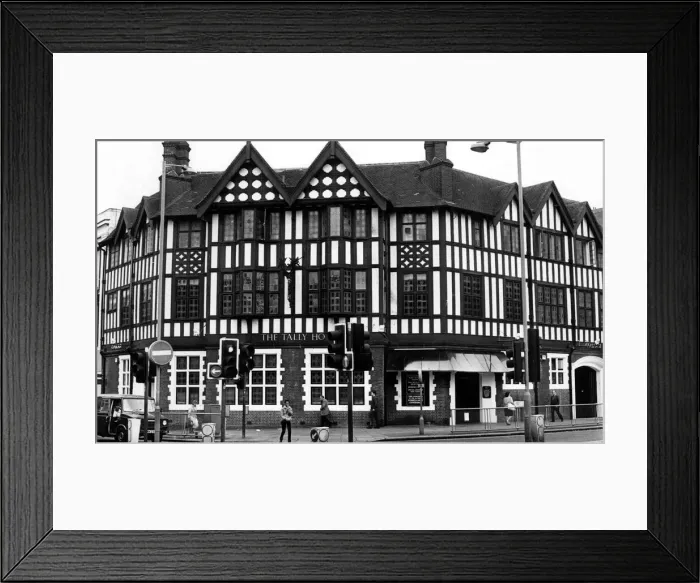 Framed Print : The Tally Ho Pub in Coventry. 8th August 1985 Framed Print : The Tally Ho Pub in Coventry. 8th August 1985
