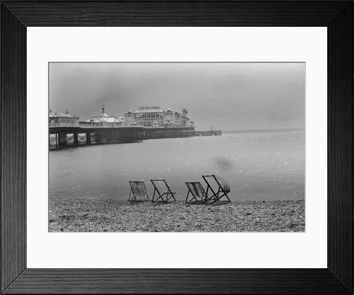 Framed Print : Beach Scenes, Brighton, East Sussex, Monday 27th August 1979 Framed Print : Beach Scenes, Brighton, East Sussex, Monday 27th August 1979