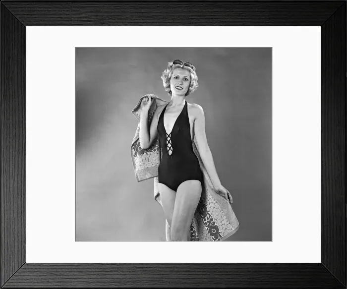 Framed Print : Margaret Wegrzyn from Poland seen here in the Daily Mirror studio modelling the latest