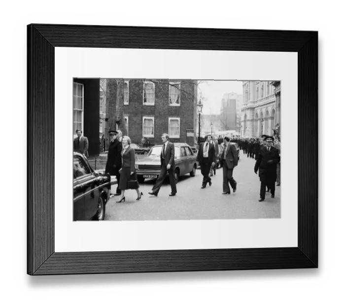 Framed Print : Margaret Thatcher enters Number 10 Downing Street after her historic election victory Framed Print : Margaret Thatcher enters Number 10 Downing Street after her historic election victory