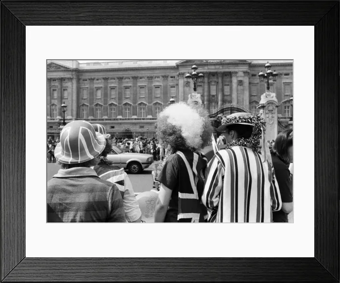 Framed Print : Hundreds of would-be Royal watchers started settling down in front of the Victoria Framed Print : Hundreds of would-be Royal watchers started settling down in front of the Victoria