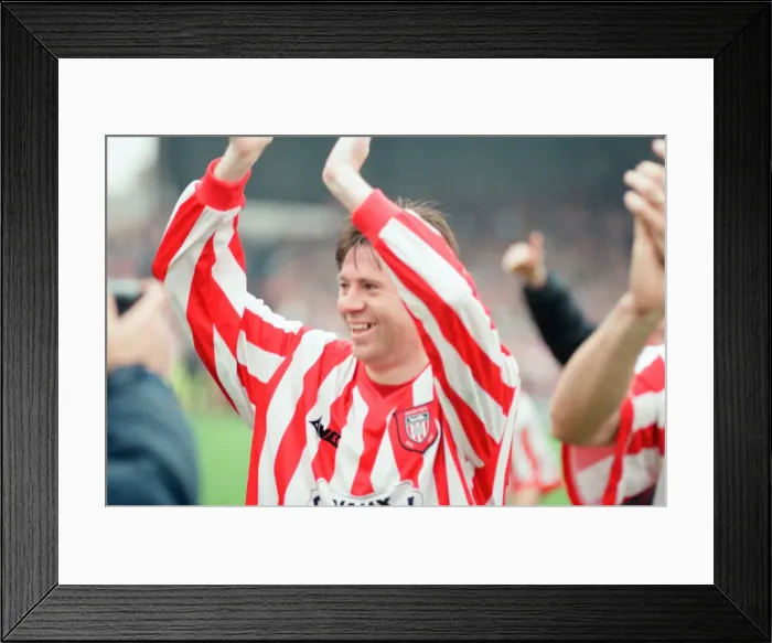 Framed Print : Sunderland 3-0 Everton, Premier league match at Roker Park Framed Print : Sunderland 3-0 Everton, Premier league match at Roker Park