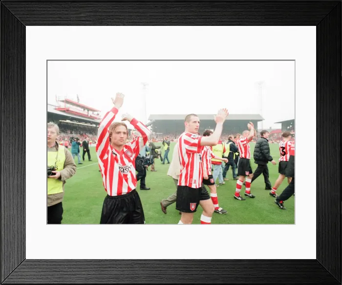 Framed Print : Sunderland 3-0 Everton, Premier league match at Roker Park Framed Print : Sunderland 3-0 Everton, Premier league match at Roker Park