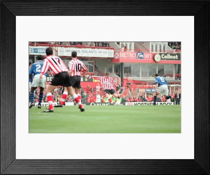 Framed Print : Sunderland 3-0 Everton, Premier league match at Roker Park Framed Print : Sunderland 3-0 Everton, Premier league match at Roker Park
