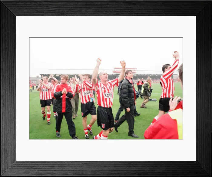 Framed Print : Sunderland 3-0 Everton, Premier league match at Roker Park Framed Print : Sunderland 3-0 Everton, Premier league match at Roker Park