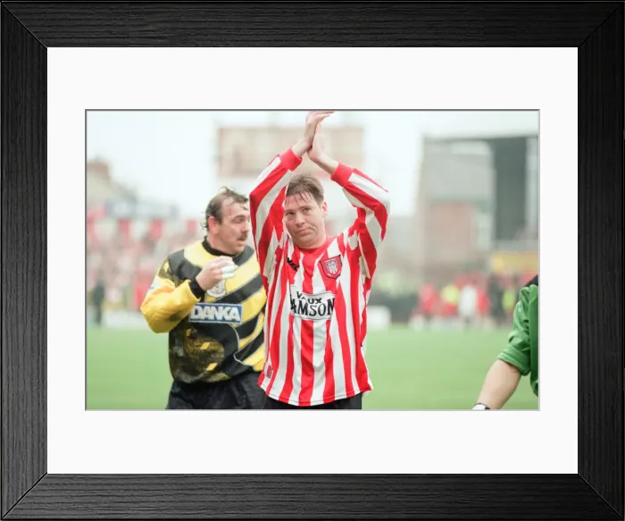 Framed Print : Sunderland 3-0 Everton, Premier league match at Roker Park Framed Print : Sunderland 3-0 Everton, Premier league match at Roker Park