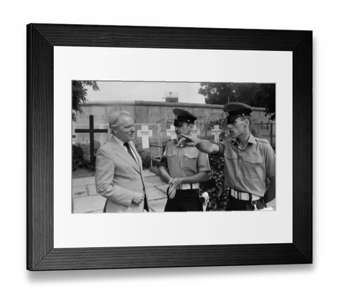 Framed Print : Views of the Berlin Wall, Germany. Pictured are Royal Military Police. 7th August 1986 Framed Print : Views of the Berlin Wall, Germany. Pictured are Royal Military Police. 7th August 1986
