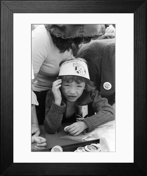 Framed Print : The Daily Mirror Pop Club tent at Reading Festival. 27th August 1976 Framed Print : The Daily Mirror Pop Club tent at Reading Festival. 27th August 1976