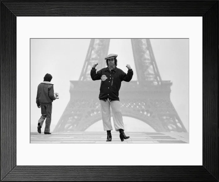 Framed Print : Elton John pictured in Paris in front of the Eiffel Tower