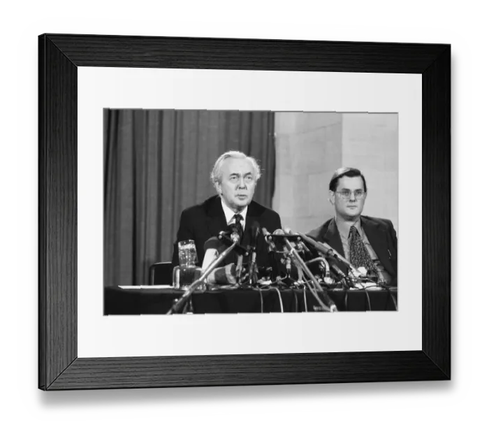 Framed Print : Harold Wilson (1916-1995) announces his resignation as Prime Minister during a press Framed Print : Harold Wilson (1916-1995) announces his resignation as Prime Minister during a press