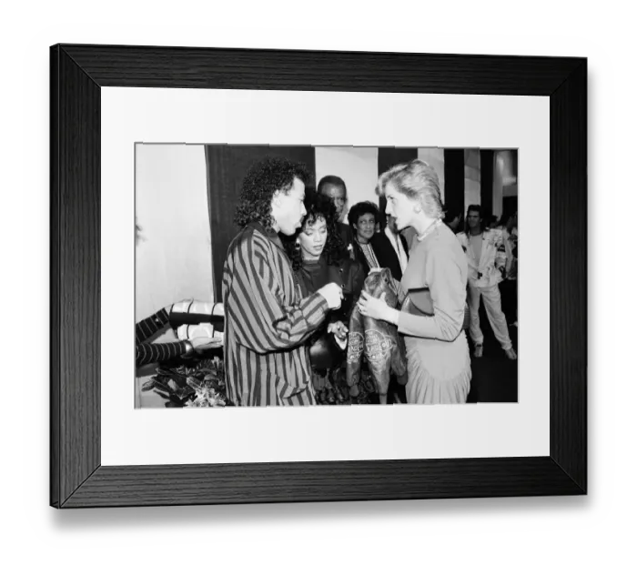 Framed Print : HRH Princess Diana, The Princess of Wales meets Amercian singer Lionel Richie at his
