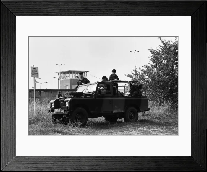 Framed Print : Views of the Berlin Wall, Germany. 7th August 1986 Framed Print : Views of the Berlin Wall, Germany. 7th August 1986