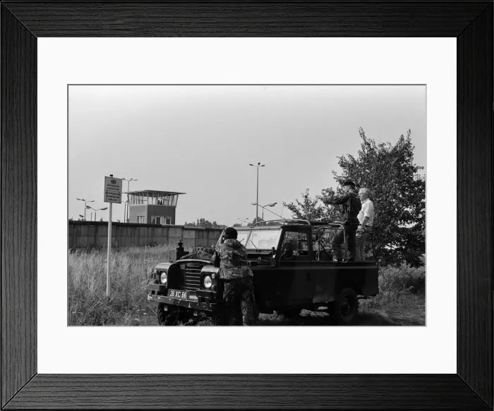 Framed Print : Views of the Berlin Wall, Germany. 7th August 1986 Framed Print : Views of the Berlin Wall, Germany. 7th August 1986