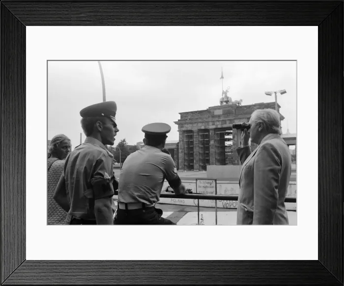 Framed Print : Views of the Berlin Wall, Germany. Pictured are Royal Military Police. 7th August 1986 Framed Print : Views of the Berlin Wall, Germany. Pictured are Royal Military Police. 7th August 1986
