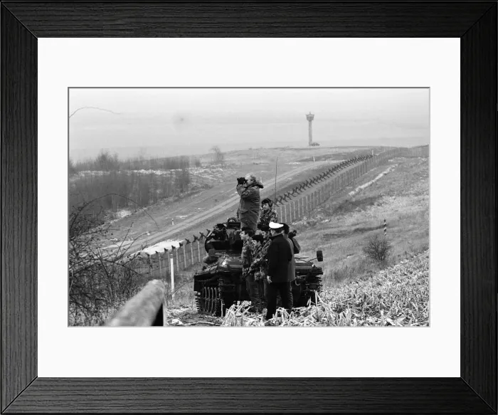 Framed Print : British troops patrolling the Berlin Wall between East and West Germany Framed Print : British troops patrolling the Berlin Wall between East and West Germany