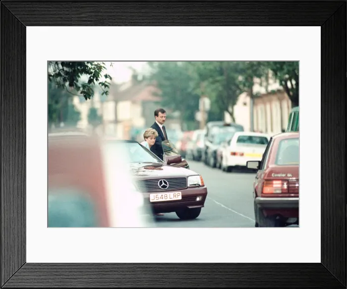 Framed Print : Princess Diana returns to car after visiting friend Carolyn Bartholmew, former flatmate Framed Print : Princess Diana returns to car after visiting friend Carolyn Bartholmew, former flatmate