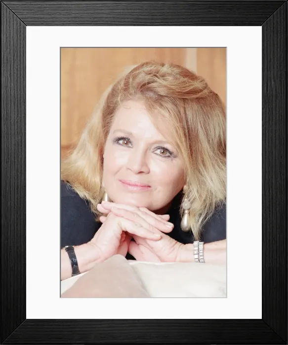 Framed Print : Angie Dickinson, american film and television actress, pictured in her suite