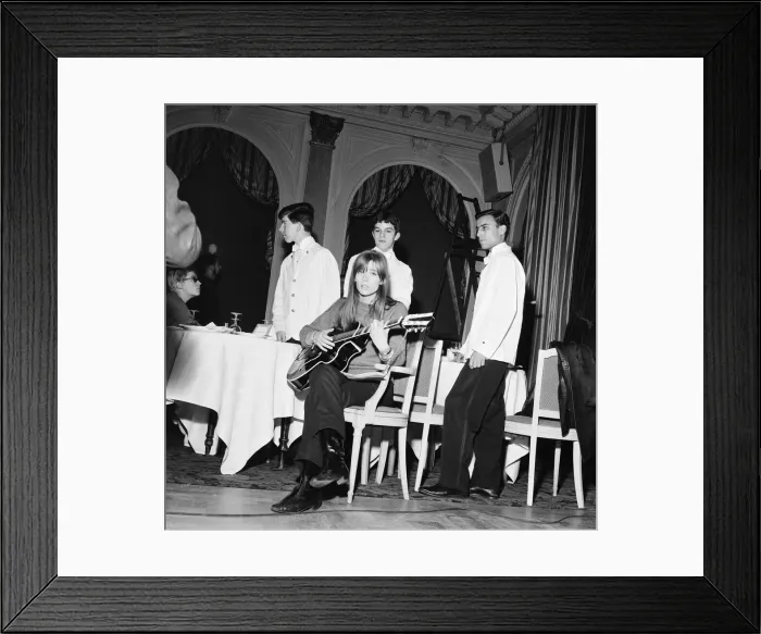 Framed Print : Francoise Hardy, french singer pictured rehearsing her cabaret show for a three week