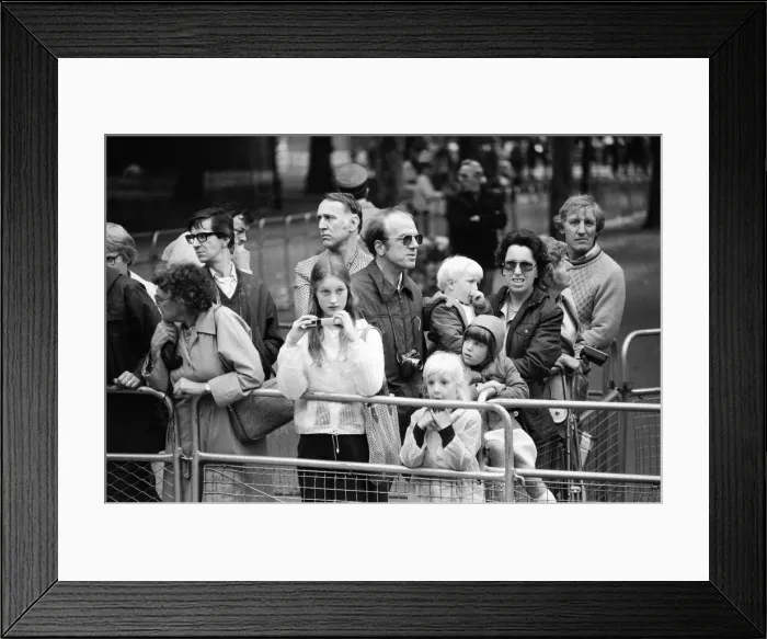 Framed Print : Scenes of great activity in The Mall as a rehearsal for the Royal Wedding takes place Framed Print : Scenes of great activity in The Mall as a rehearsal for the Royal Wedding takes place