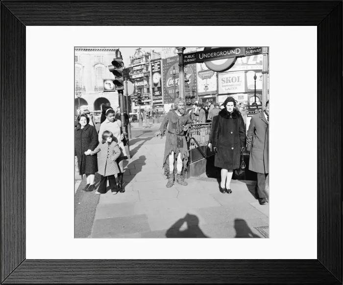 Framed Print : Catweasel and Stoats, new LWT Childrens television series Framed Print : Catweasel and Stoats, new LWT Childrens television series