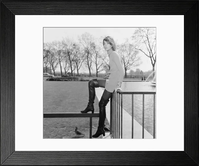 Framed Print : Francoise Hardy, french singer relaxes in the spring sunshine, Hyde Park, London Framed Print : Francoise Hardy, french singer relaxes in the spring sunshine, Hyde Park, London