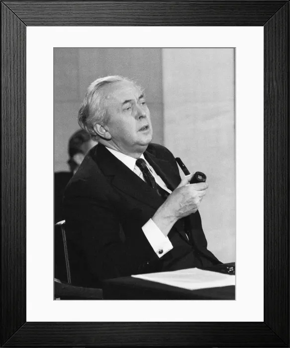 Framed Print : Harold Wilson (1916-1995) announces his resignation as Prime Minister during a press