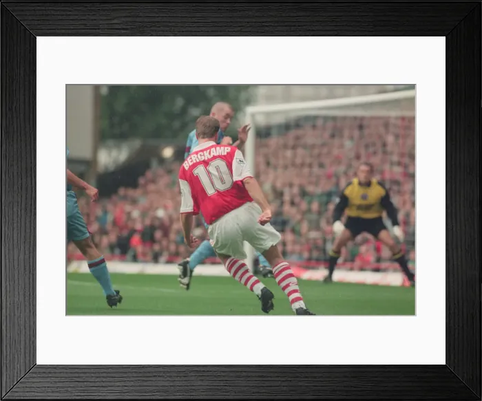 Framed Print : Arsenal verses West Ham United, at Highbury, North London Framed Print : Arsenal verses West Ham United, at Highbury, North London