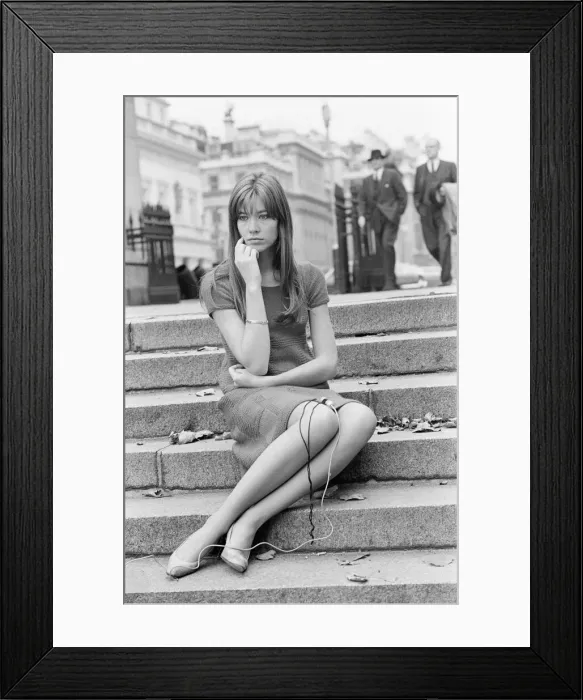Framed Print : Francoise Hardy, french singer, filming on Exhibition Road in London, 11th October 1965