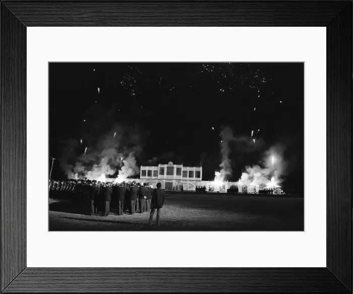 Framed Print : The firework show watched by half a million people in Londons Hyde Park Framed Print : The firework show watched by half a million people in Londons Hyde Park