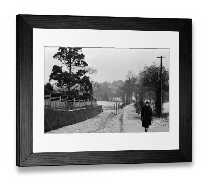 Framed Print : A wintry scene near Allesley Hall, Coventry, West Midlands. 29th November 1966 Framed Print : A wintry scene near Allesley Hall, Coventry, West Midlands. 29th November 1966