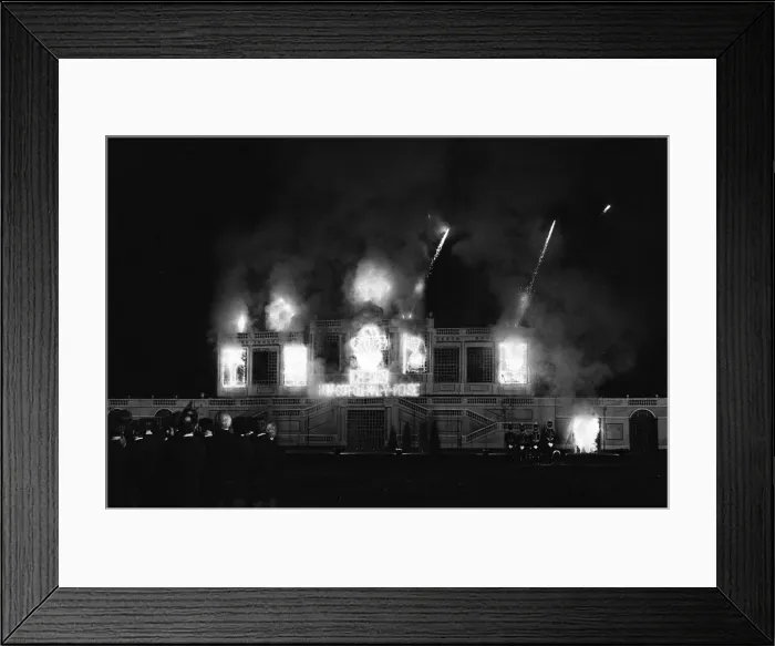 Framed Print : The firework show watched by half a million people in Londons Hyde Park Framed Print : The firework show watched by half a million people in Londons Hyde Park