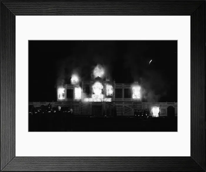 Framed Print : The firework show watched by half a million people in Londons Hyde Park Framed Print : The firework show watched by half a million people in Londons Hyde Park