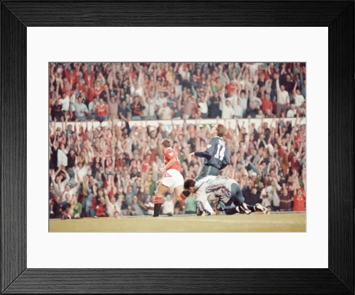 Framed Print : Manchester United v Sheffield United, Premier League match at Old Trafford Framed Print : Manchester United v Sheffield United, Premier League match at Old Trafford