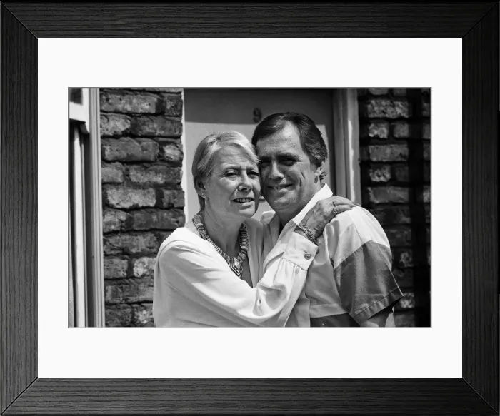 Framed Print : Actor Bill Tarmey (Jack Duckworth) is welcomed back to Granada TVs Framed Print : Actor Bill Tarmey (Jack Duckworth) is welcomed back to Granada TVs