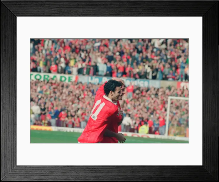 Framed Print : Steve Bruce, congratulated by Ryan Giggs (number 11) pictured at the end of the match Framed Print : Steve Bruce, congratulated by Ryan Giggs (number 11) pictured at the end of the match