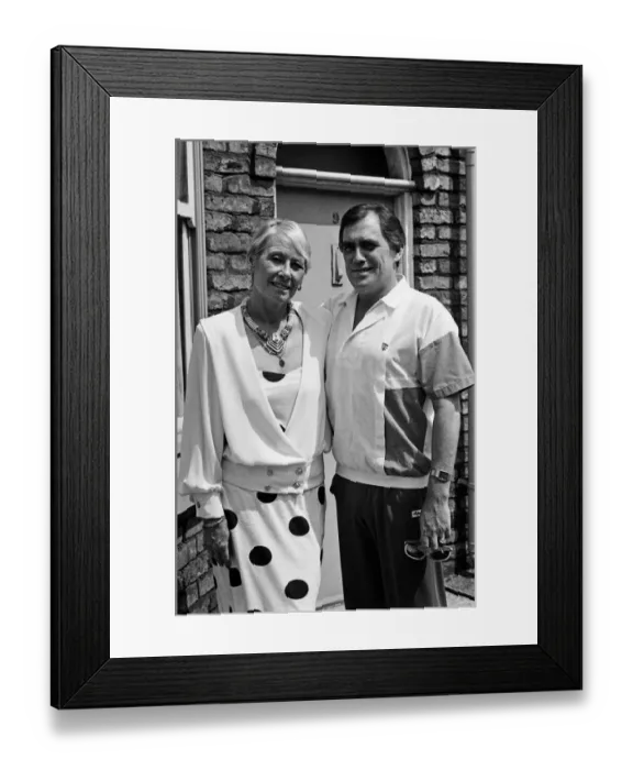 Framed Print : Actor Bill Tarmey (Jack Duckworth) is welcomed back to Granada TVs Framed Print : Actor Bill Tarmey (Jack Duckworth) is welcomed back to Granada TVs