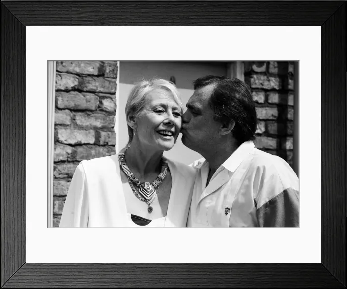 Framed Print : Actor Bill Tarmey (Jack Duckworth) is welcomed back to Granada TVs Framed Print : Actor Bill Tarmey (Jack Duckworth) is welcomed back to Granada TVs