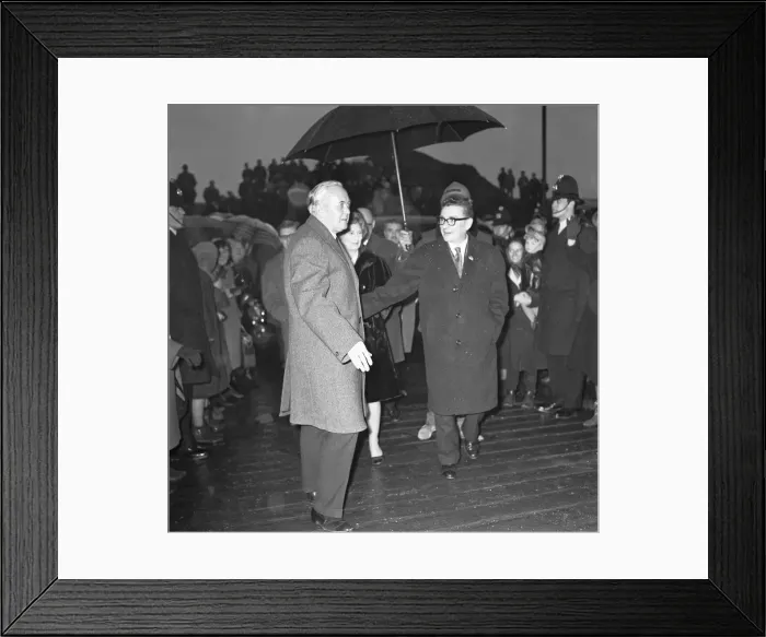Framed Print : Prime Minister Harold Wilson (1916 - 1995) visiting Hebburn