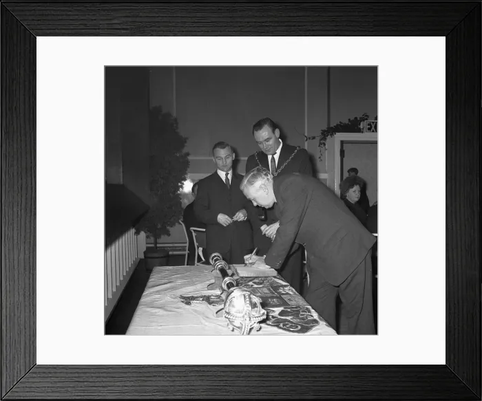 Framed Print : Prime Minister Harold Wilson (1916 - 1995) signing the visitors book at the Jarrow Civic Framed Print : Prime Minister Harold Wilson (1916 - 1995) signing the visitors book at the Jarrow Civic