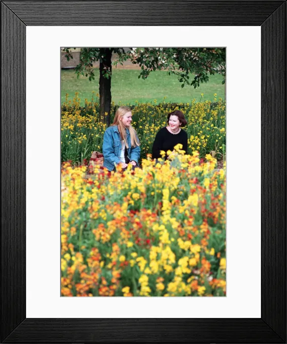 Framed Print : Shipston-on-Stour, Warwickshire, prepares for Britain in Bloom. 18th May 1995